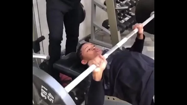 Dressing room throat