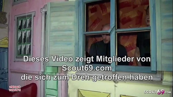 Mega Titten MILF laesst sich von 2 Fremden auf Party im Dreier ficken - German MILF