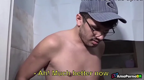 Mulher casada pedindo ajuda ao vizinho