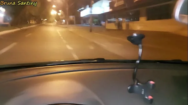 Ofereci carona para a gostosa que tava andando sozinha na rua, e ela transou comigo por gratidão