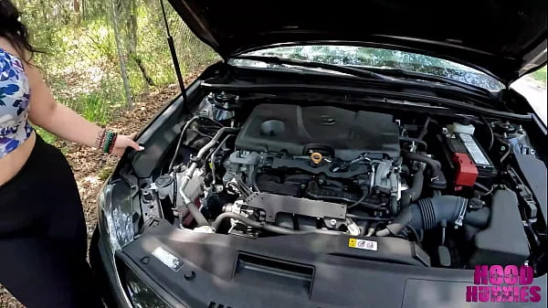 Doordash drivers Don Grammar helps big butt pawg MandiMayxxx in distress and gets a huge tip