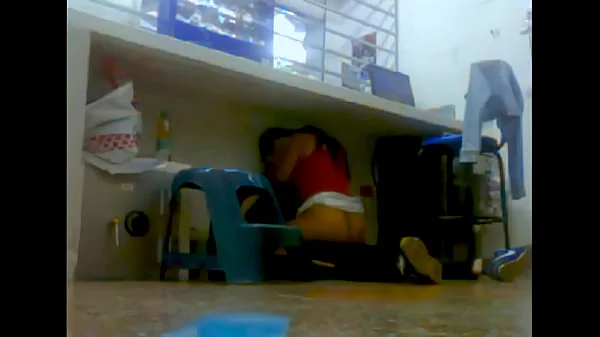 Follando mientras atiende