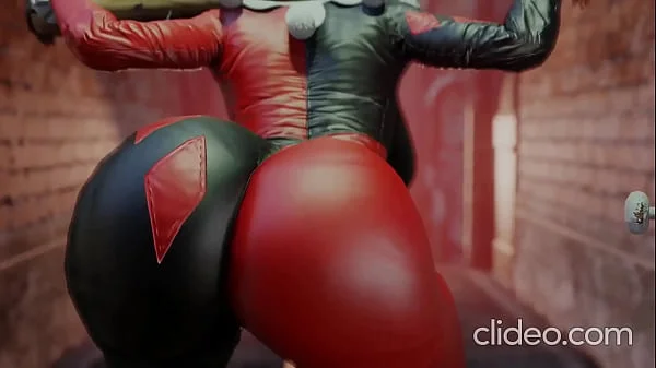 Harley Quinn shaking her bubble booty