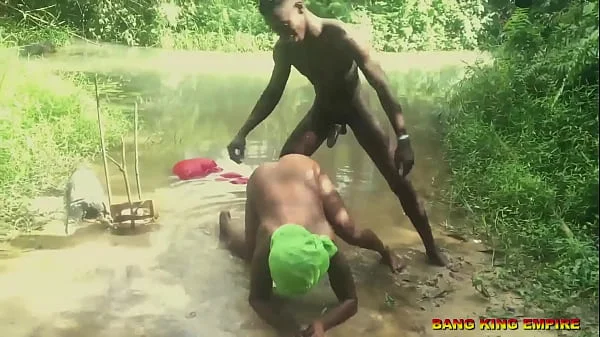SEE WHAT HAPPENED DURING CHRISTMAS RITUAL IN A LOCAL STREAM - YAHOO BOY RENEWED POWER - FULL VIDEO ON XVIDEO RED