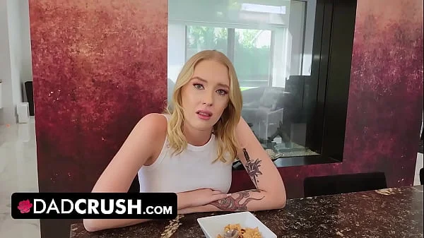 Curious StepDaughter Marilyn Johnson Gets A Butt Plug Stuck Into Her Asshole - DadCrush