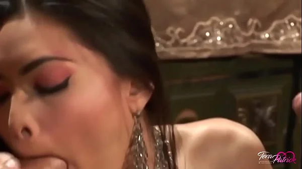Majestic Bitch Tera Patrick Gets Hot & Takes 2 Long Cocked Dudes!