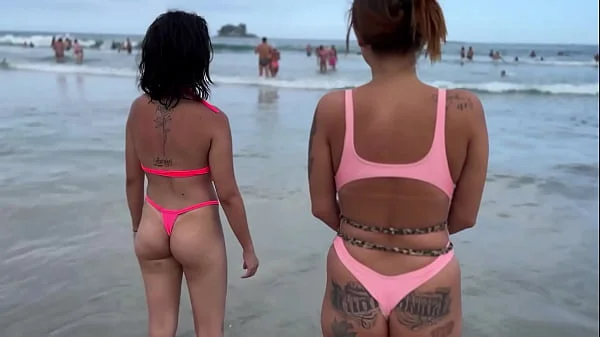 Virada na praia com amigos