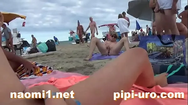 girl masturbate on beach