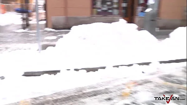 Laura and Uma fucking amateur guy in the car