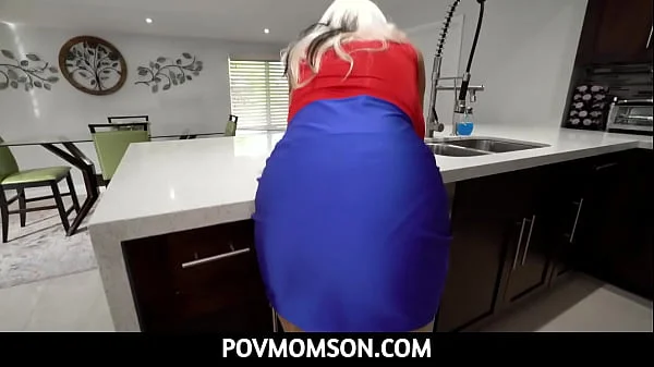 Smutty Novels Makes Step Mom Horny