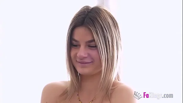 19 years old amateur babe Rubi Vergara leaves her boyfriend for porn: We all win :-D