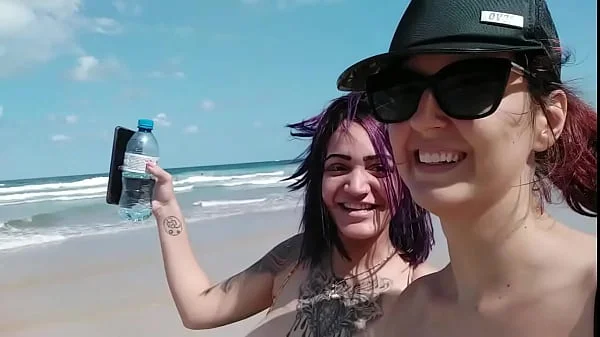 Aquele passeio em uma praia liberal
