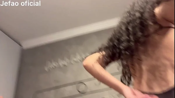 Andry Silva Massagista foi atender o jefao quando viu o negão não aguentarei fica só na massagem e entrou na piroca do pretao