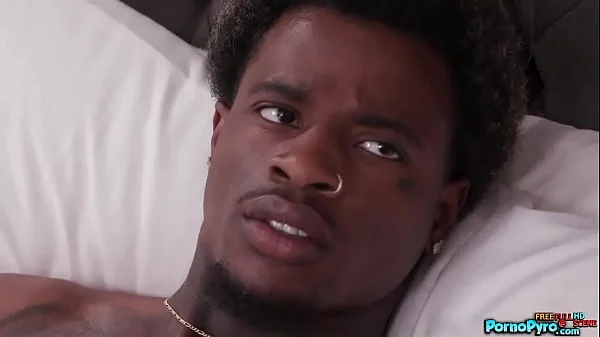 Armani Black Sucks On Damien Dayski's Meat Pole In Bed