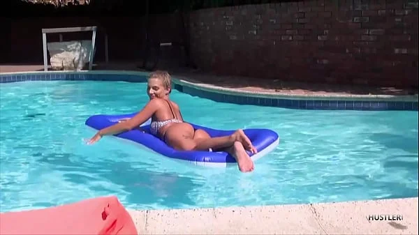 HUSTLER My Teenage Stepsister With Sydney Cole