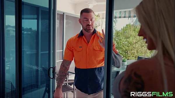 MUSCLE BARBIE GETS FUCKED ANAL