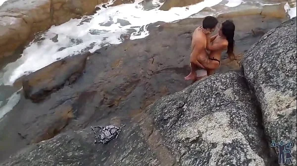 Levei a namorada na praia para ter uma linda vista, só não disse qual