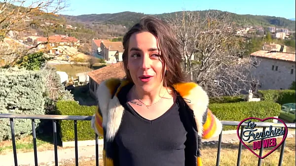 Manéa, perverse de 21ans, adore le cul