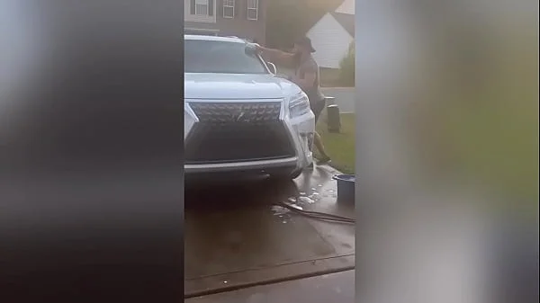 Handyman Helps Hot Milf Danni Jones With Her Wet Pussy