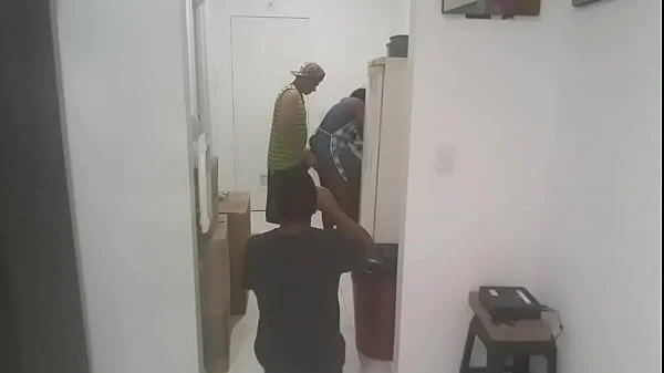 Fabinho Costha  mykng off