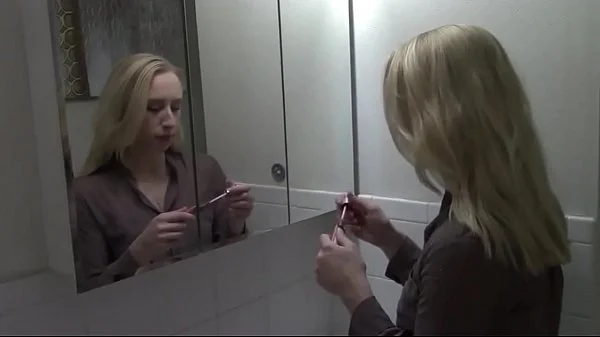 make a throat blowjob to the boss,