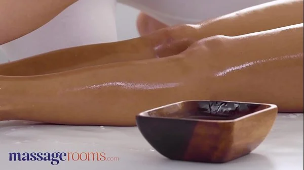 Massage Rooms Big naturals brunette Sofia Lee lesbian orgasms with Kinuski