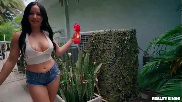 Hot MILF In The City / Reality Kings  / download full from rkfull.com/heat