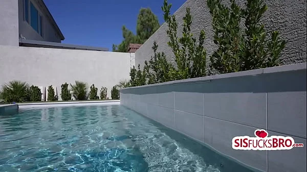 Sneaky Holiday With Teen Stepsister- Aubree Valentine