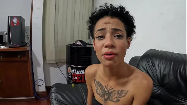 Larinha Small nos bastidores da mansão do Ted