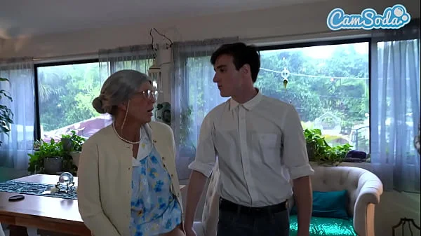 Horny Grandma Public Sex, Granny Squirts After Massive Orgasm From Helpful Stranger