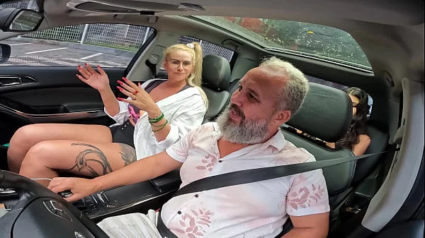 A primeira broxada do Ted na carona com Tifanny Montavani.