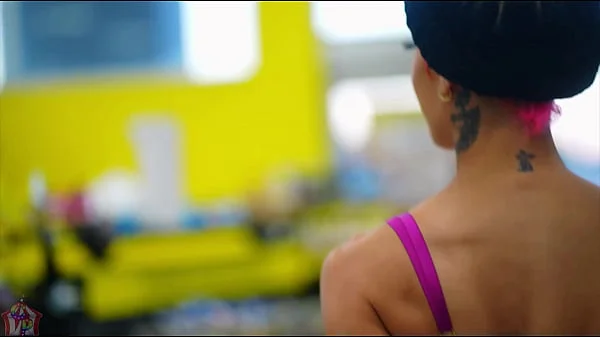 Jasamine Banks Gets Caught Sucking Dick In The Dollar General
