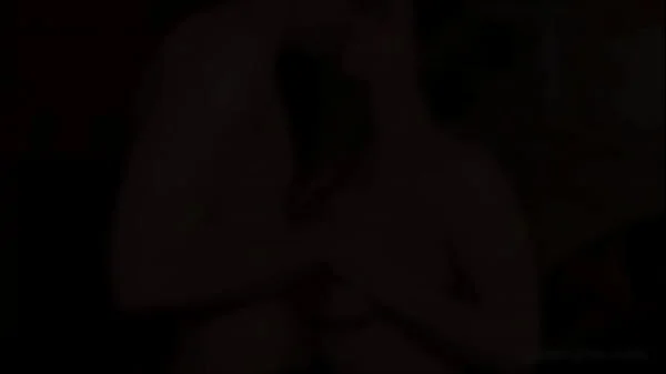 Lady Lyne is curvilicious