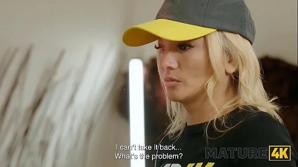 MATURE4K. Living Vibrator D-Efect