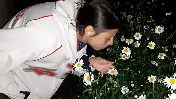 Sex with a housekeeper after a walk in the garden - Girls fly orgasm