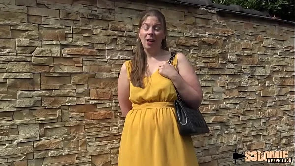 Alice exige un gaillard sévère pour son plaisir