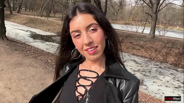 I want to walk through the park with cum on my face! Cum on my face! - Public Cumwalk