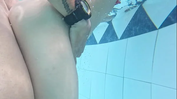 ME FOLLO EN EL AGUA AL PROFESOR DE EDUCACION FISICA EN EL PASEO DE LA ESCUELA