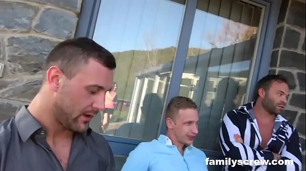 Fucked up Family throws the Biggest Party