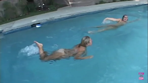 These two blonde sluts Isabel Ice and Velicity Von got banged in their asses