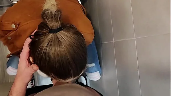 Mamada en un Baño de la Universidad