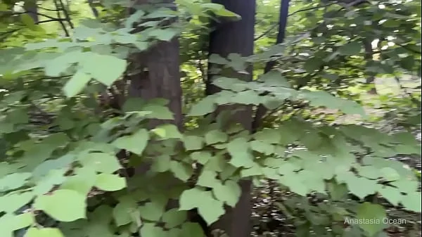 A random guy gaves me his cock for risky outdoor blowjob in public.