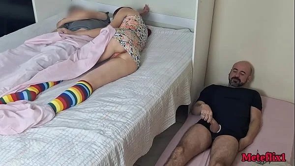 Tivemos que dividir o quarto com padrasto do meu marido!