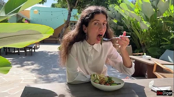 Cum on a girl's face in a public cafe - She eats lunch with cum on her face! - Cumwalk
