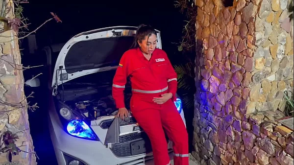 PREGNANT MECHANIC RECEIVES SAUSAGE IN EXCHANGE FOR HER PAYME PART 1