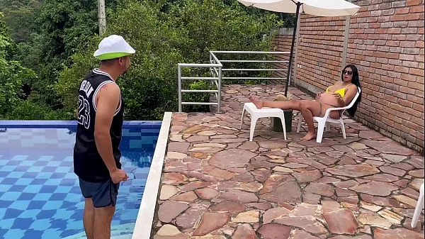 Piscinero cachondo me folla cuando mi marido no esta Part 1
