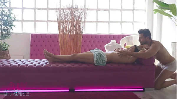 COLOMBIAN SUPER BIG ASS HOTTIE GOT A MASSAGE AND A DICK FOR THE SAME PRICE!