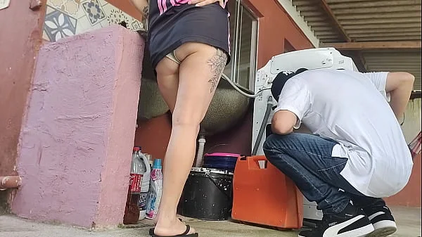 dona de casa recebe técnico enquanto marido esta fora