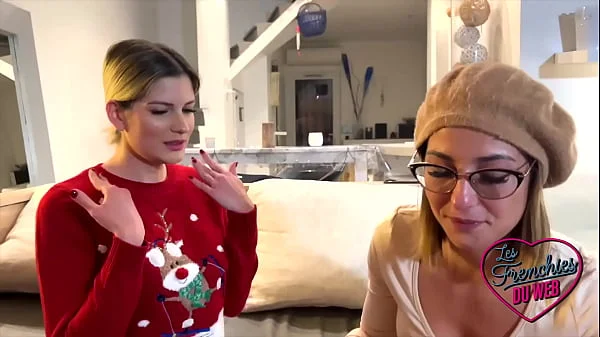 Rose et Pam, deux petites perverses qui coquinent