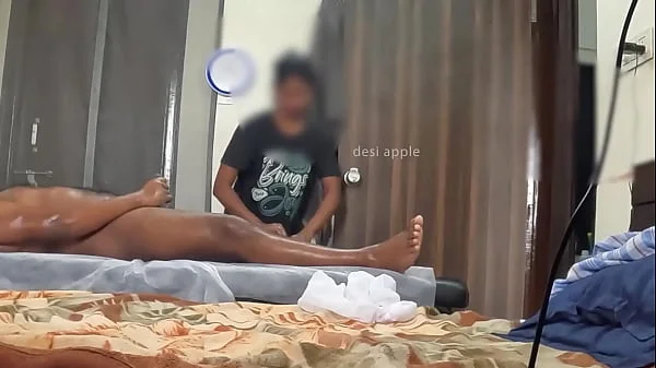 spa girl got surprised seeing small black dick